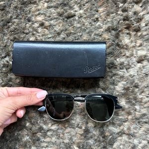 Black persole sunglasses